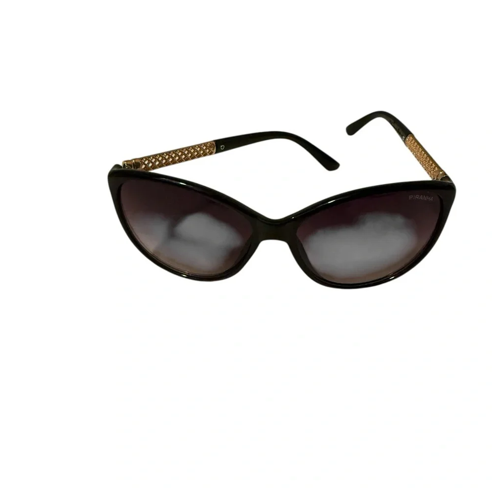 PIRANHA Chic Black Sunglasses with gorgeous gold Temple_8